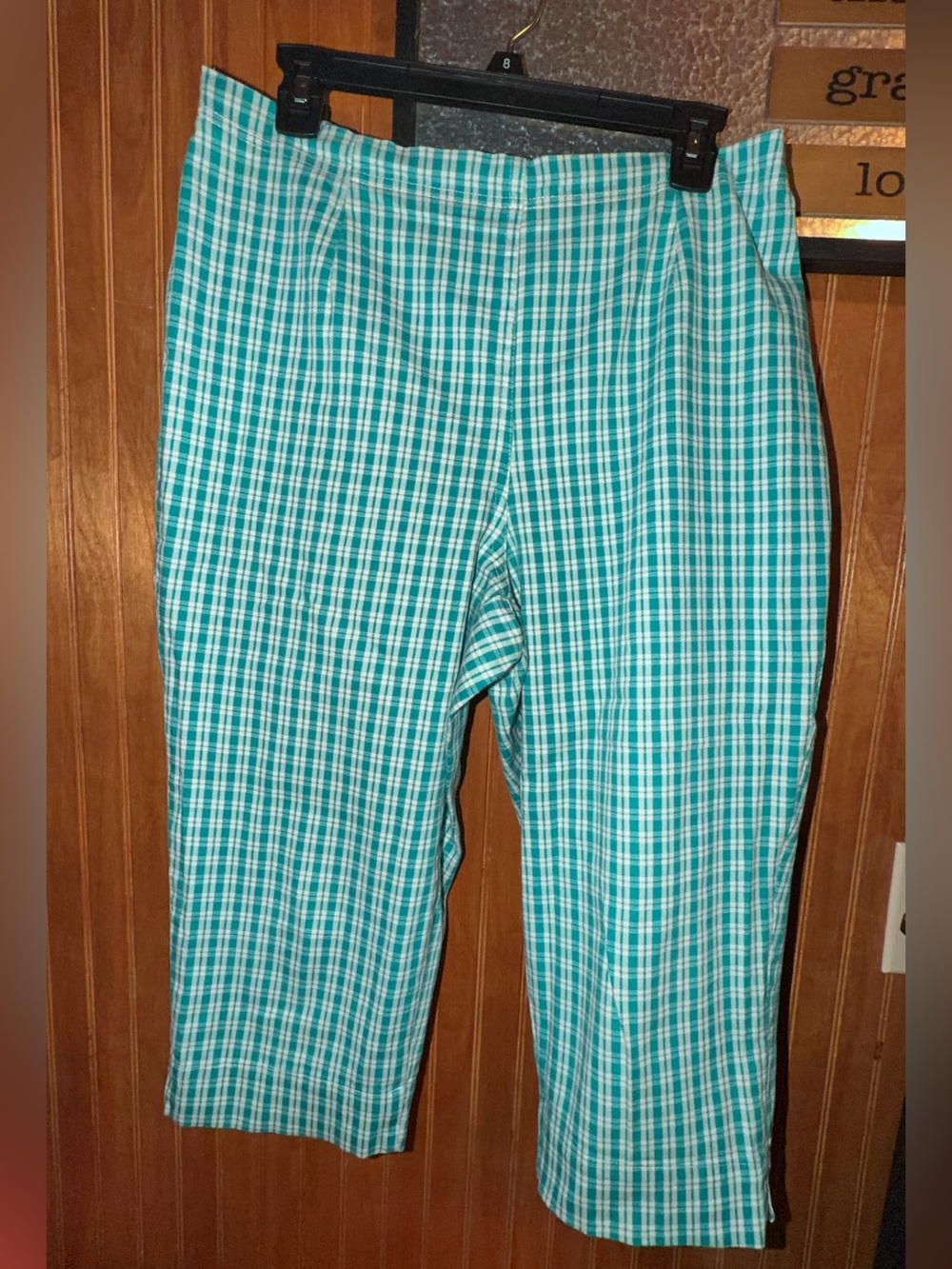Women’s turquoise blue/white capris